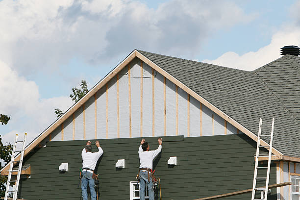 Professional Siding technician working in Corapeake, NC